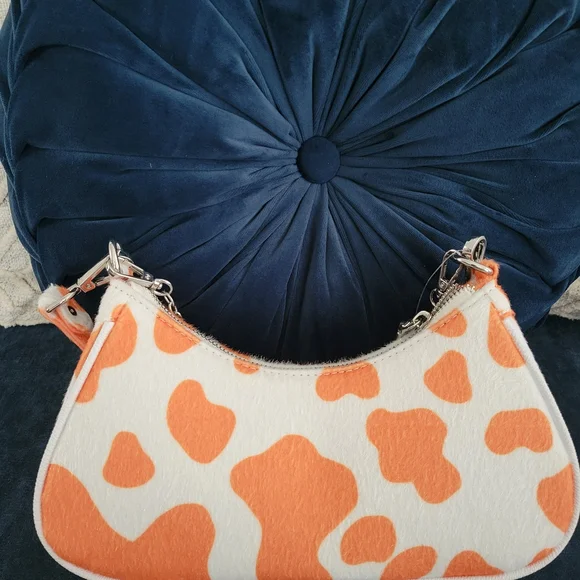 NWT Von Dutch Orange and White Logo Shoulder Bag - Picture 4 of 7